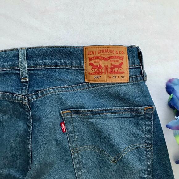 Levi's NWOT 505 Medium Wash Straight Jeans Men 32 x 32 - Picture 7 of 9